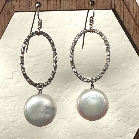Sterling silver mother of pearl drop earrings - Picture 10 of 10